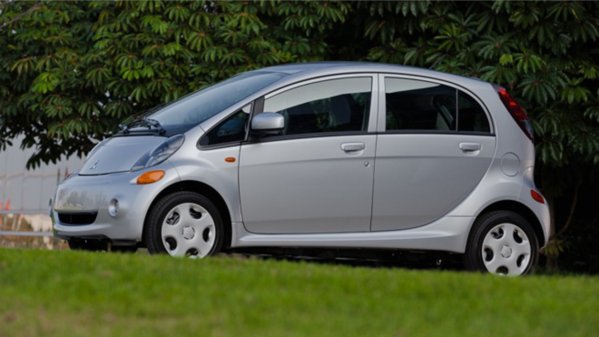 2012 Mitsubishi i