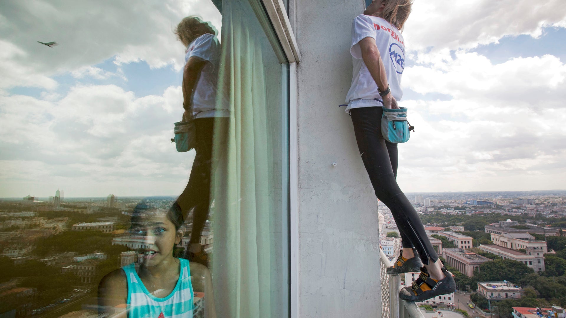 APTOPIX_Cuba_Skyscraper_Climber__erika_garcia_foxnewslatino_com_4