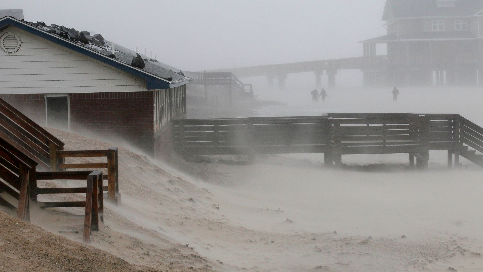 Sand_and_Wind_in_NC_IRene