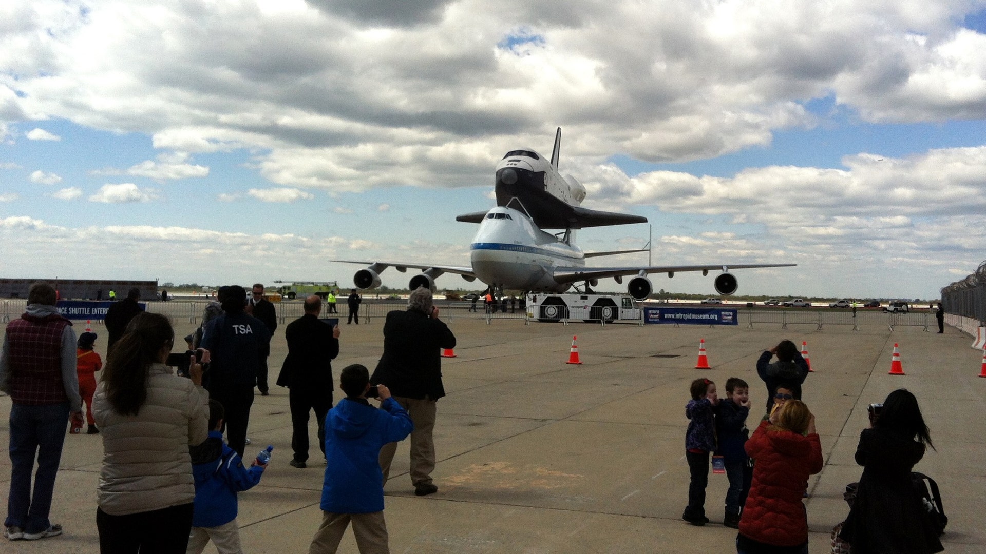 Intrepid_Shuttle_Fox