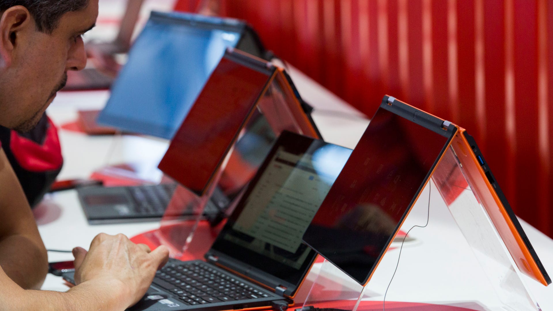 IFA_Gadget_Show_2013__10_