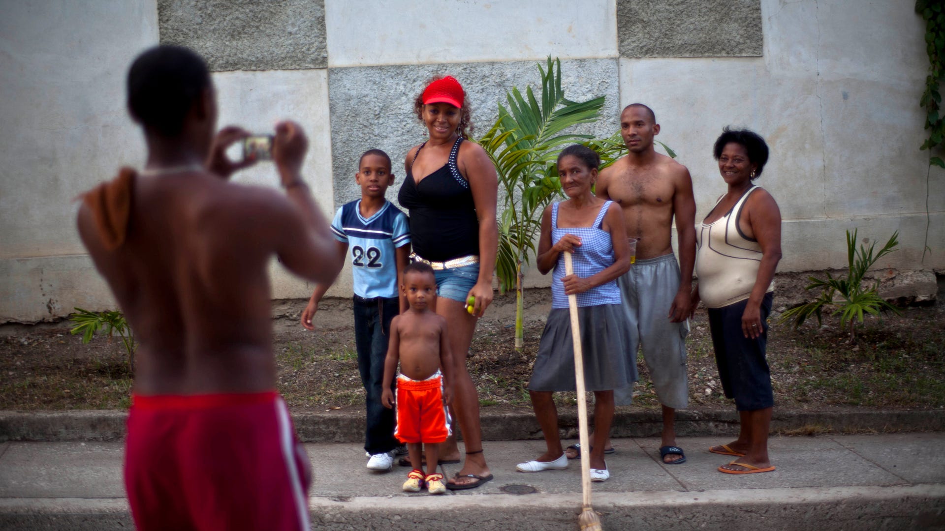 APTOPIX_Cuba_Daily_Li_Grat