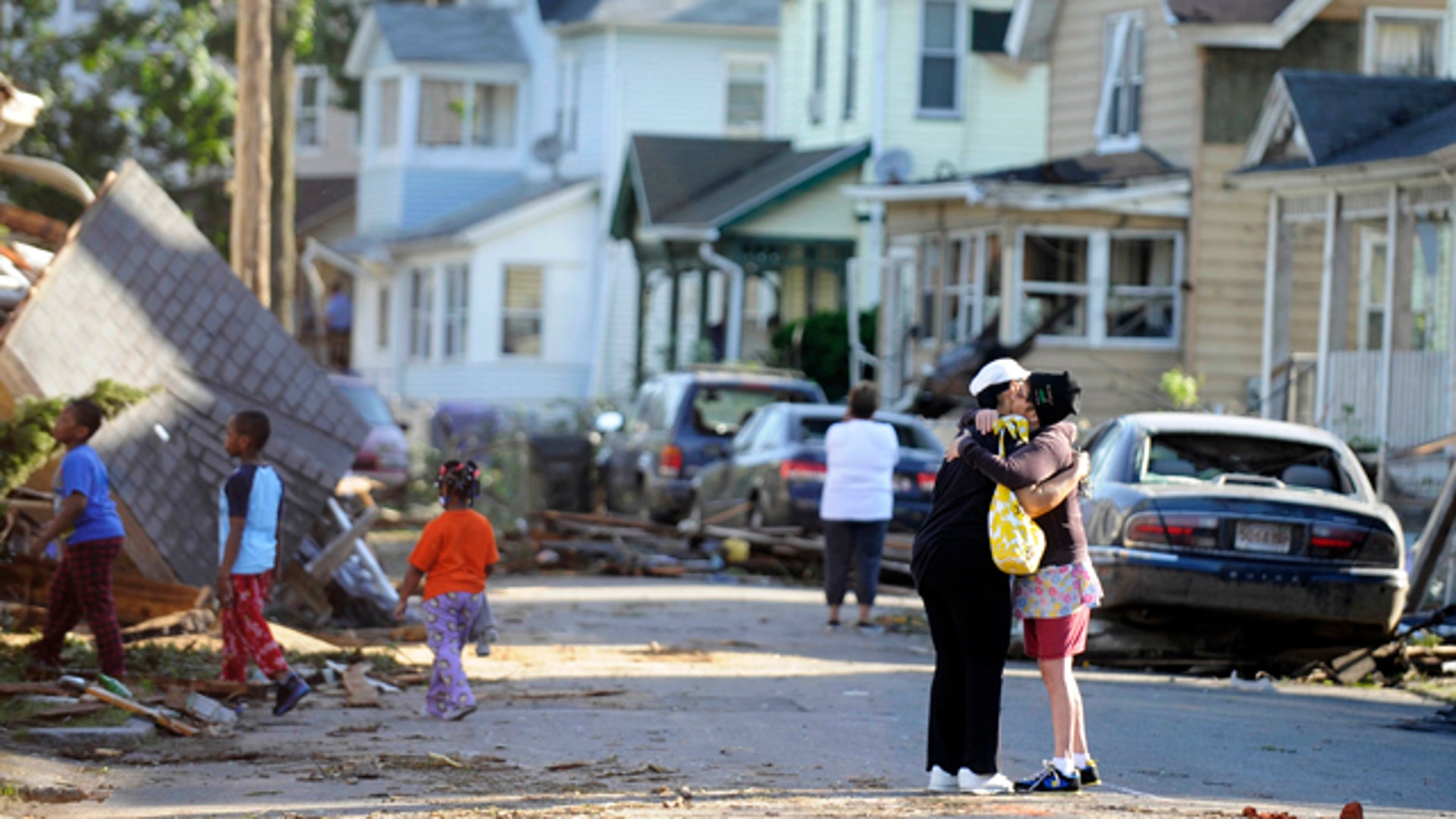 mass_tornado_aftermath1