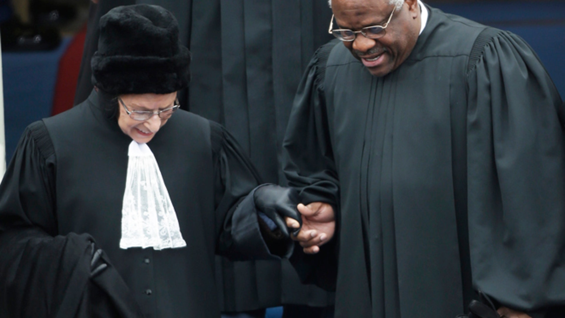 Obama_Swearing_In_2013_Supremes