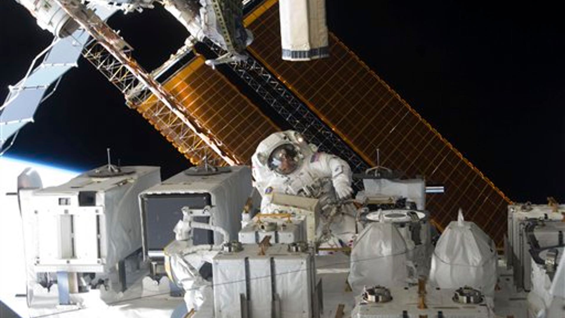 Christopher Cassidy on Space Walk 