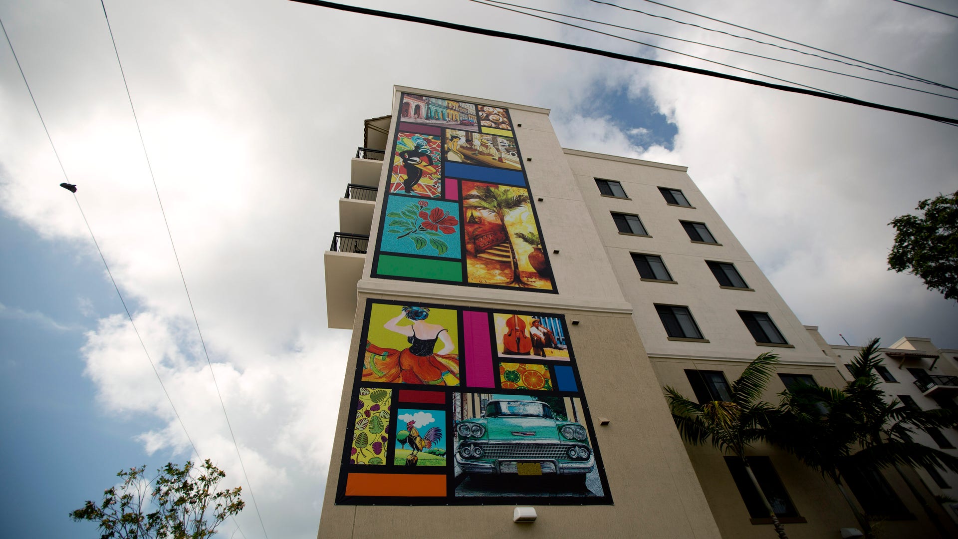 Miami_Calle_Ocho_Tour_Vros__1_