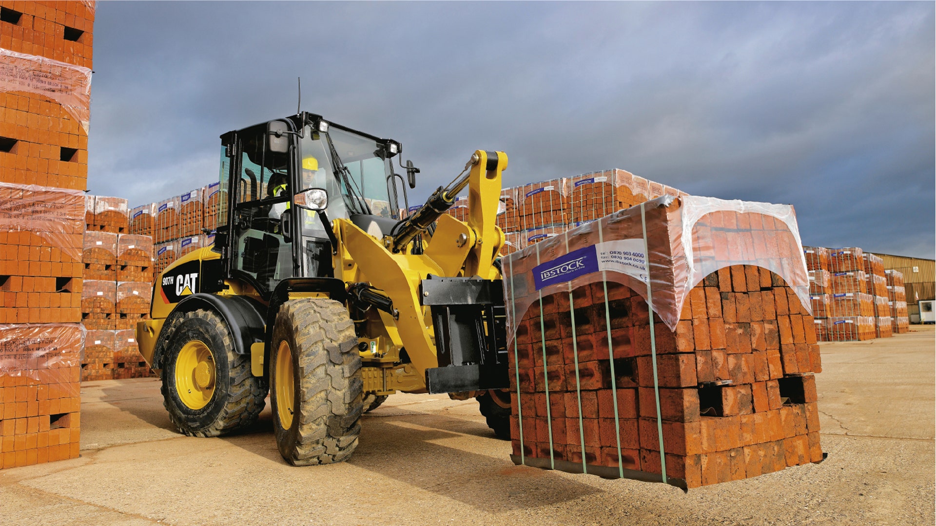 Bone-Crunching Wheel Loader Weighs 6 Tons