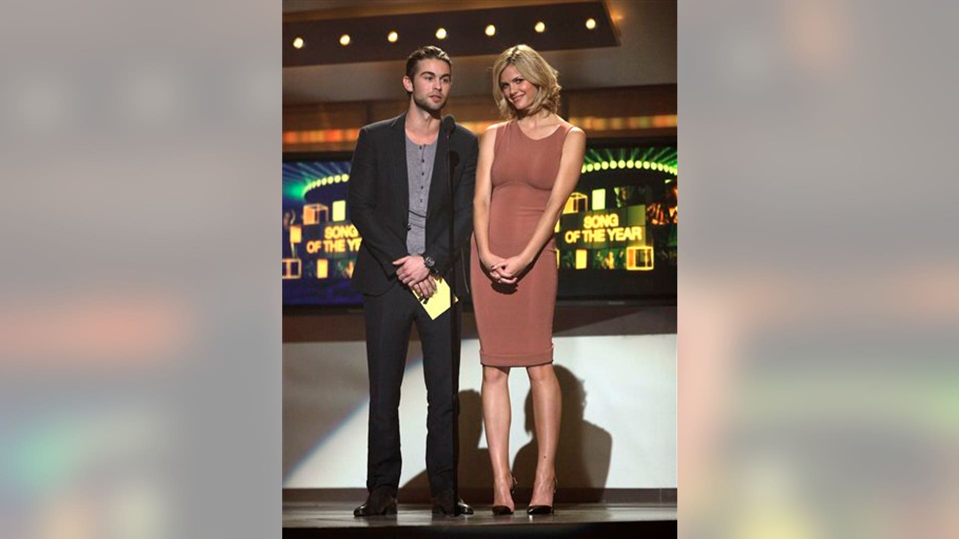 Chace_Crawford_and_Brook_Decker