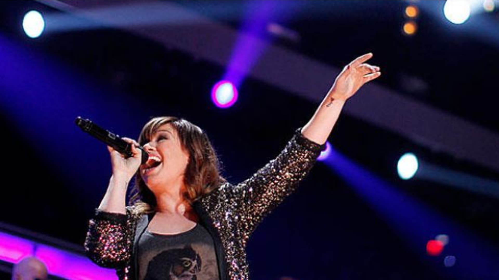 9_Kelly_Clarkson_full_reuters