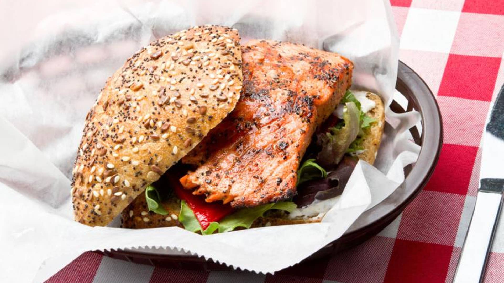 Broiled Salmon Burgers