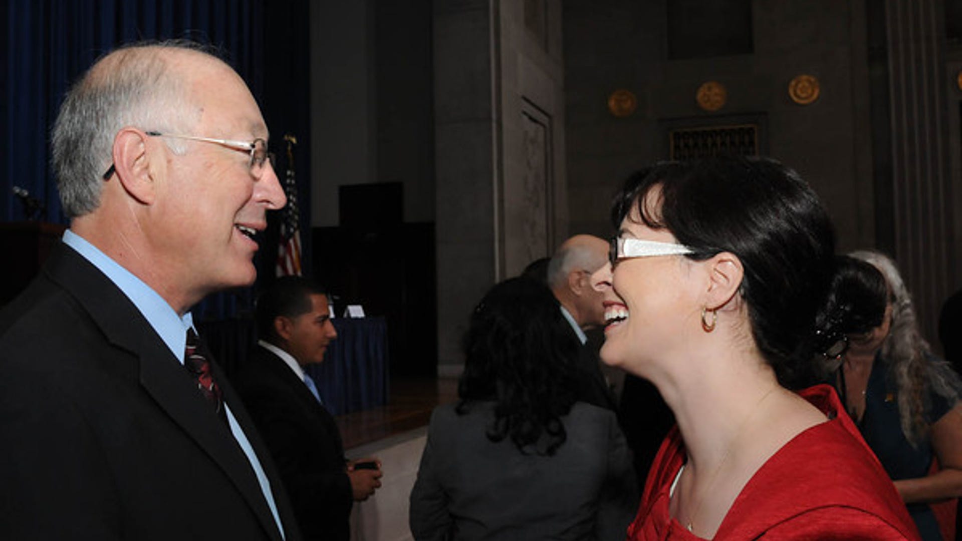 Secretary_Salazar_and_I_talking_about_Nuestro_Rio