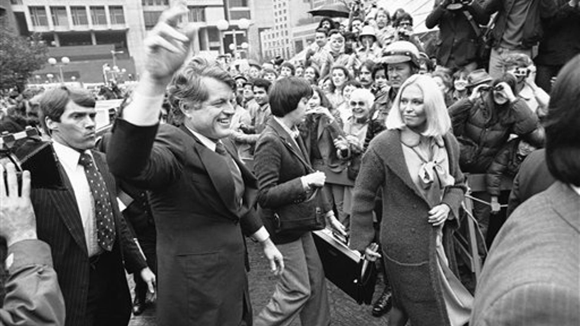 Ted_Kennedy_the_Campaigner11