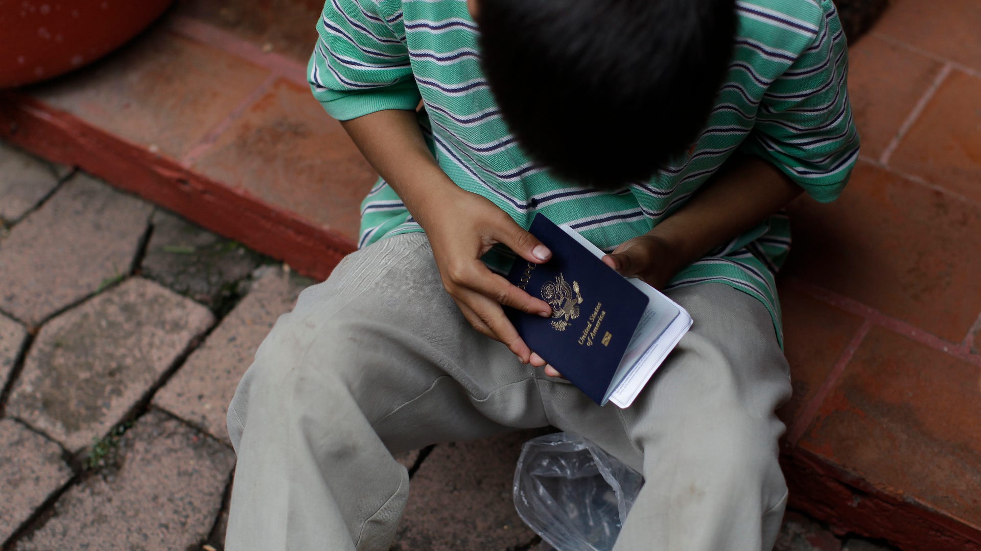 Mexico_Trapped_Children_4