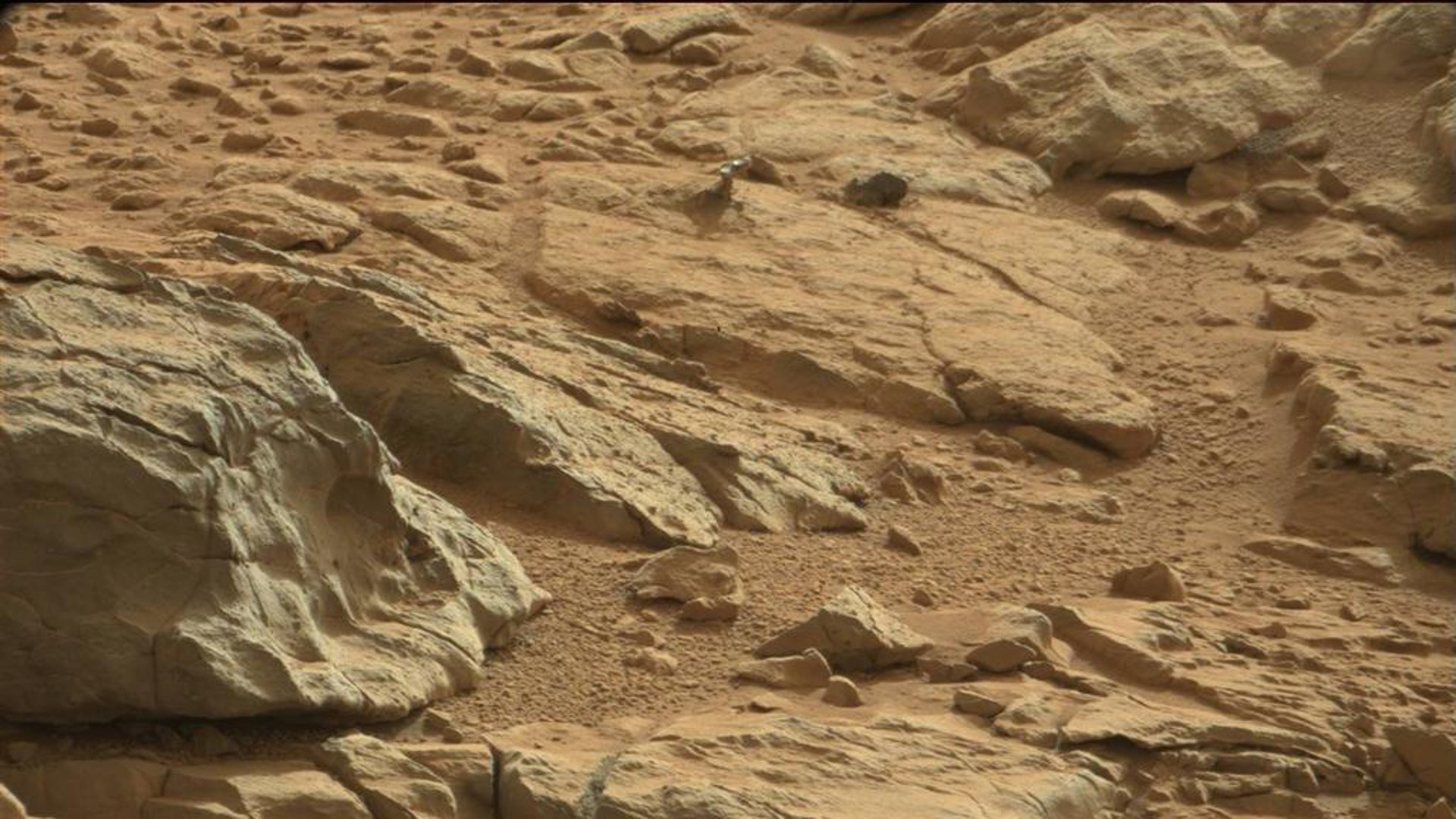 Скину на марса. Марс закат Кьюриосити. Строение Марса. Загадочные строения на Марсе. Странные предметы на Марсе.