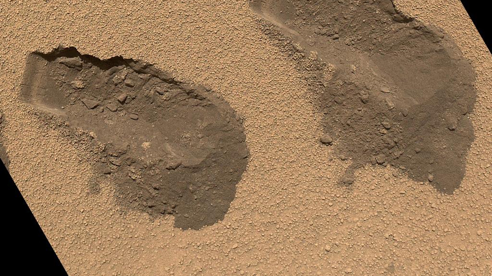 Скину на марса. Перхлораты на Марсе. Марсианский кратер езеро. Следы марсохода. Марсианский грунт.