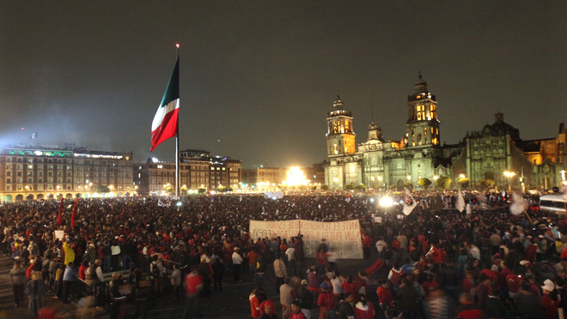 AP_Mex_City_protest_3