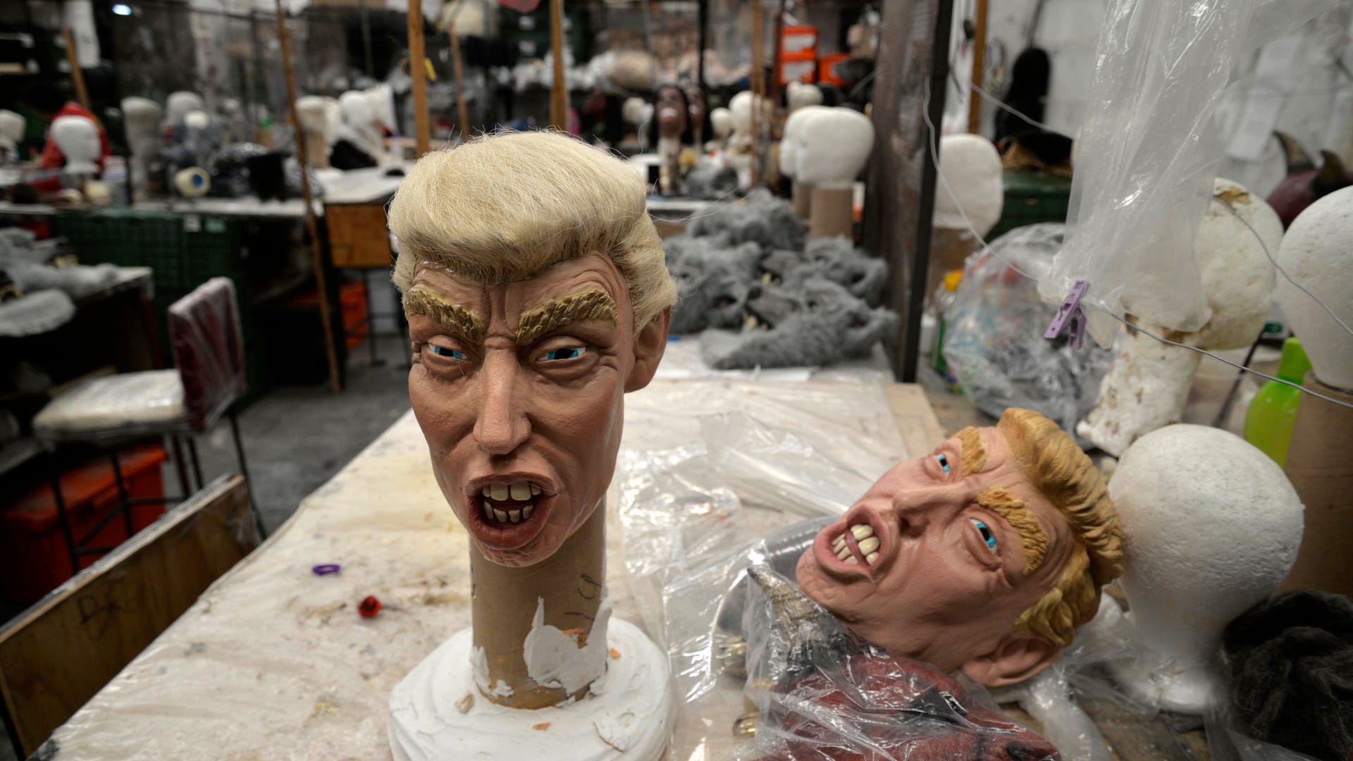 APTOPIX_Mexico_Hallow_Vros