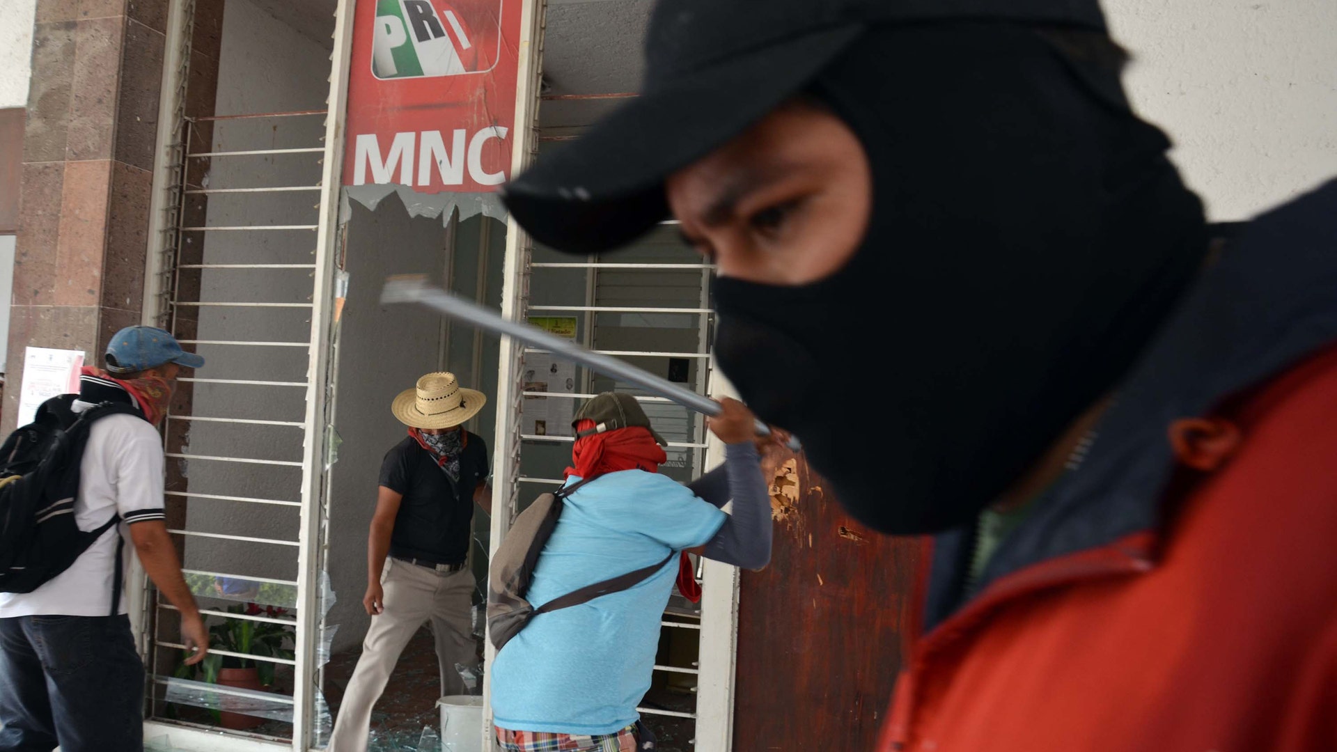 APTOPIX_Mexico_Teache_Grat__1_