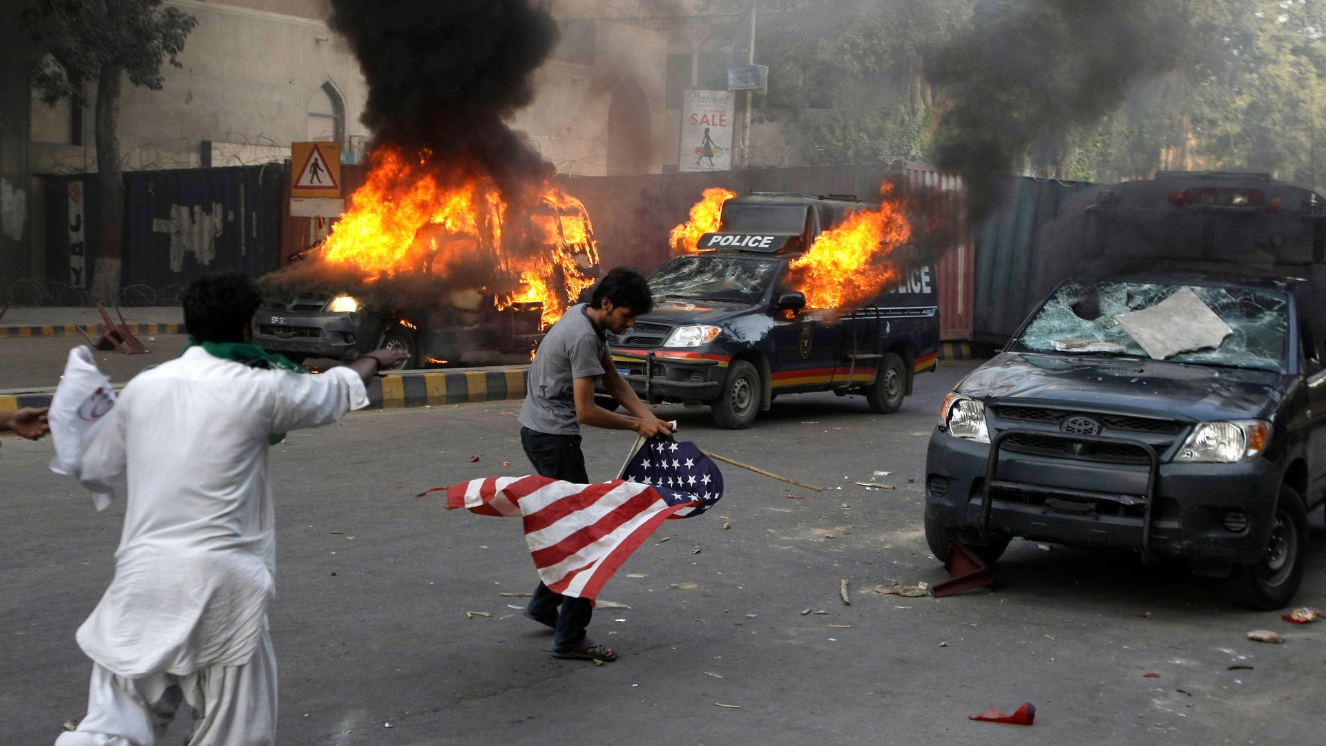 APTOPIX_Pakistan_US_P_Bake__1_