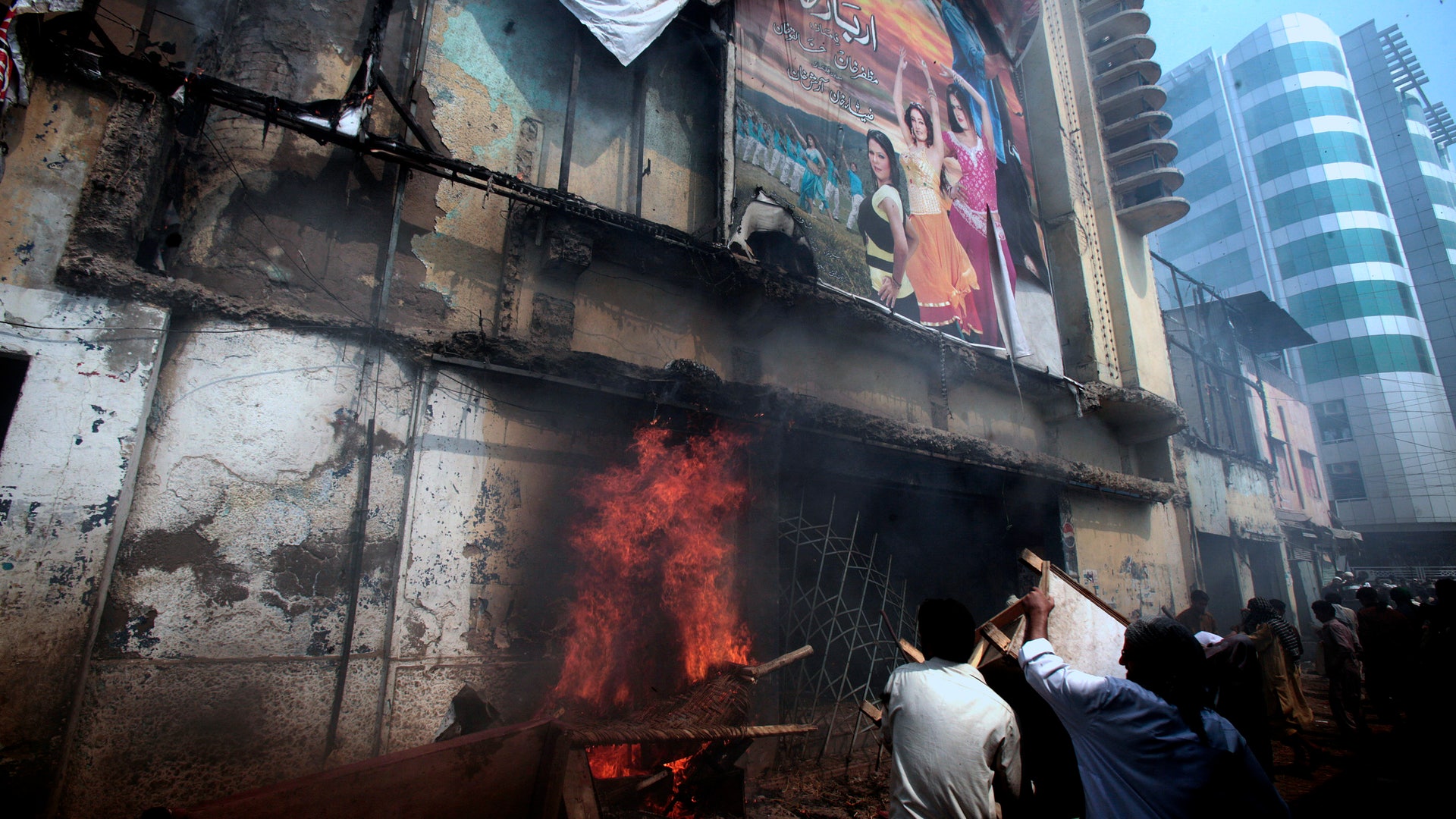 APTOPIX_Pakistan_US_P_Bake