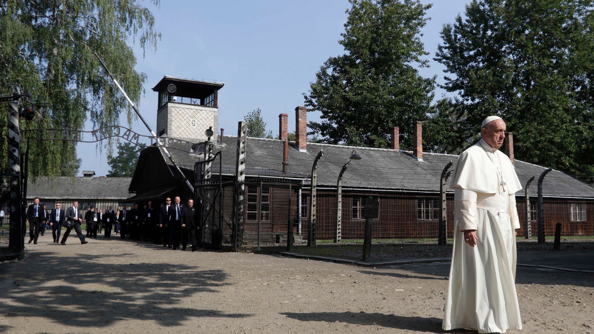 APTOPIX_Poland_Pope_Vros__1_