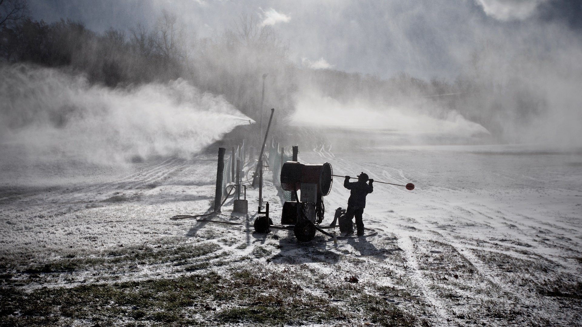 APTOPIX_Wintry_Weathe_Vros