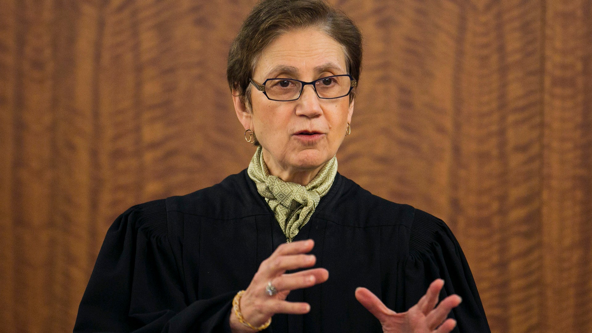 Aaron_Hernandez_Footb_Vros__4_