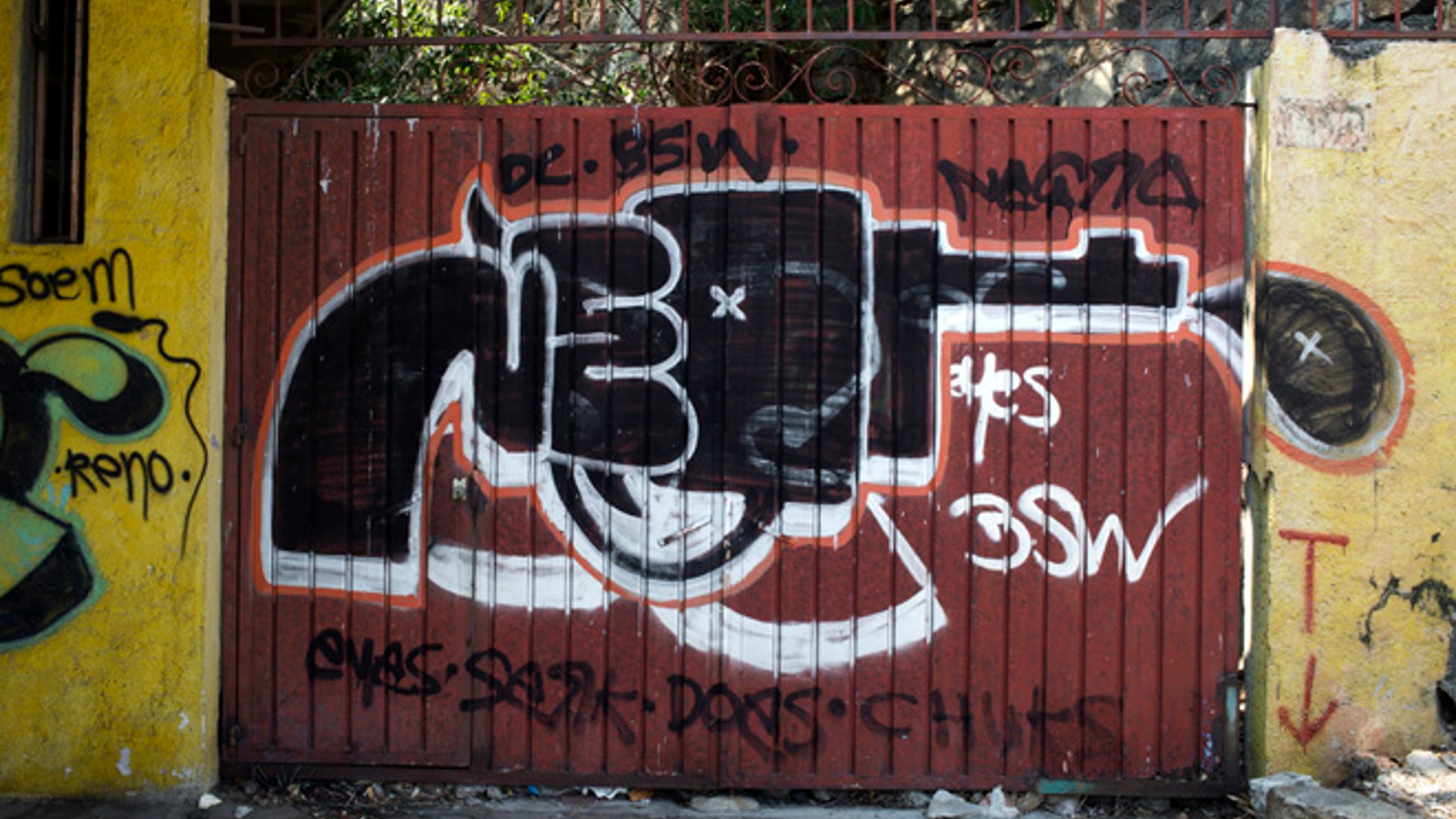 Acapulco_under_seige__8_