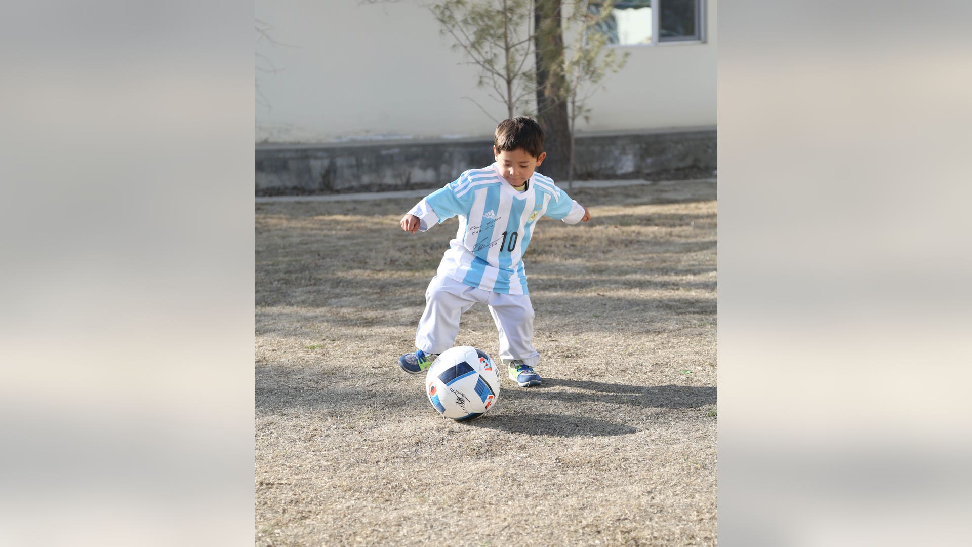 Afganistan_Messi_Shir_Llen