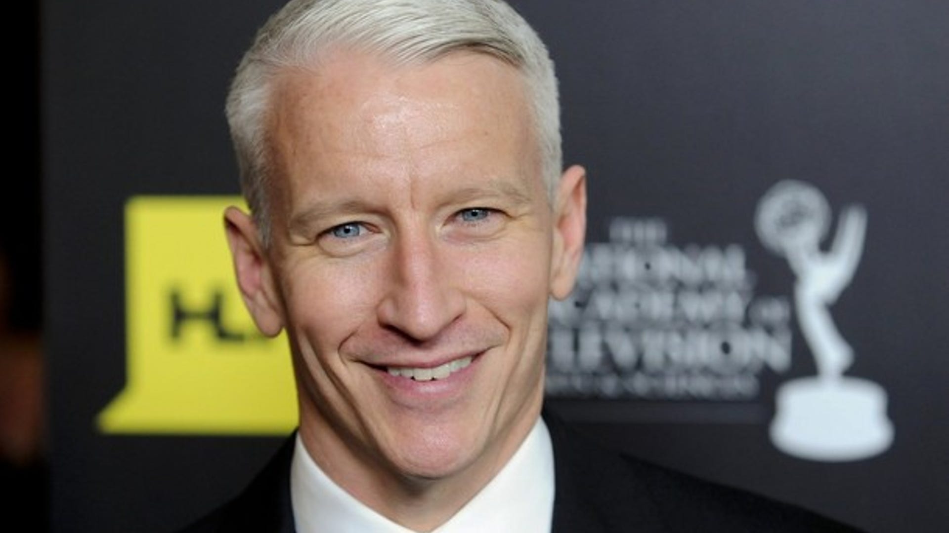 Anderson_Cooper_ret_white