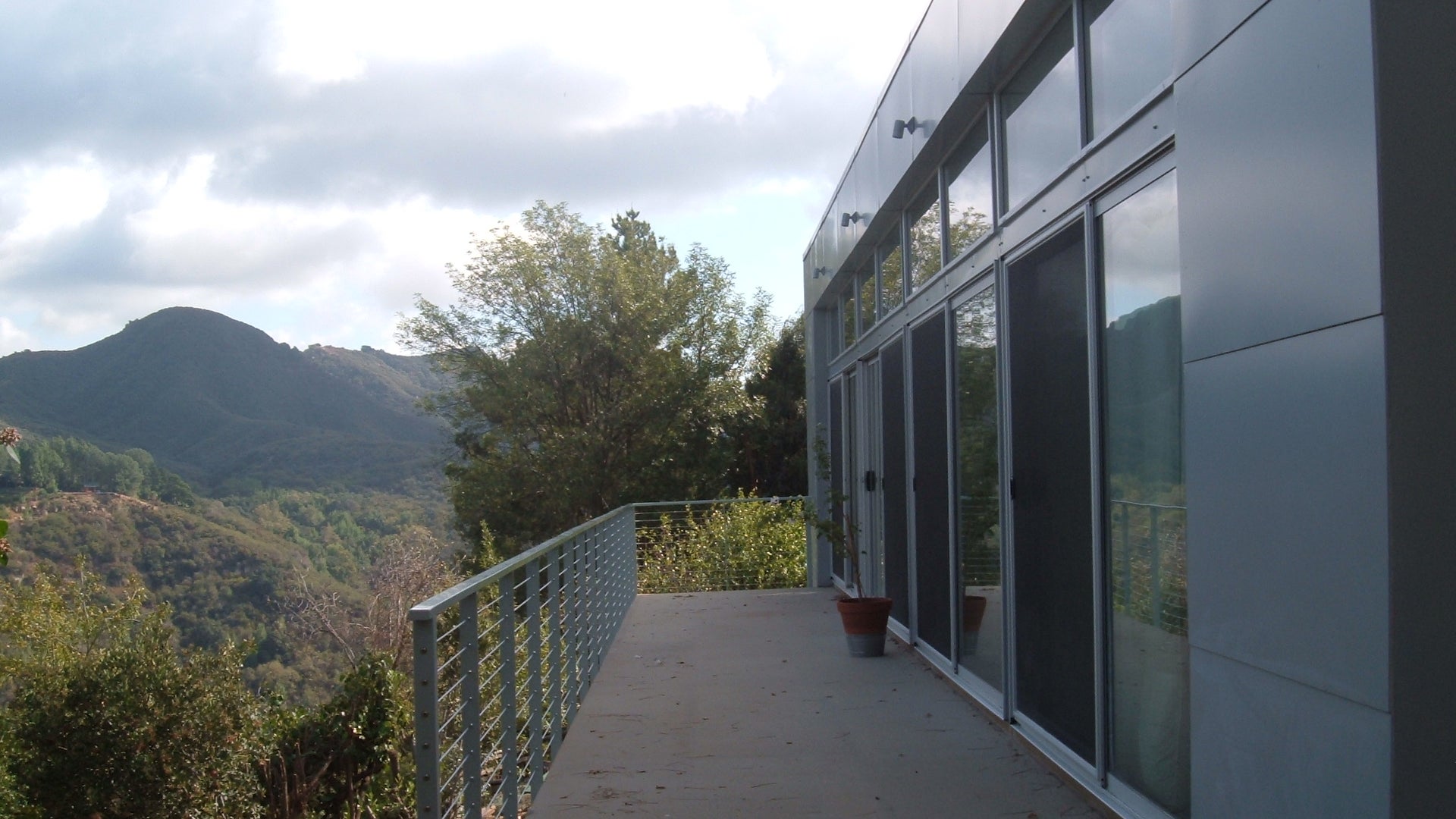 Andrew_and_Arlette_s_LV_in_CA_photo_courtesy_Douglas_Peters