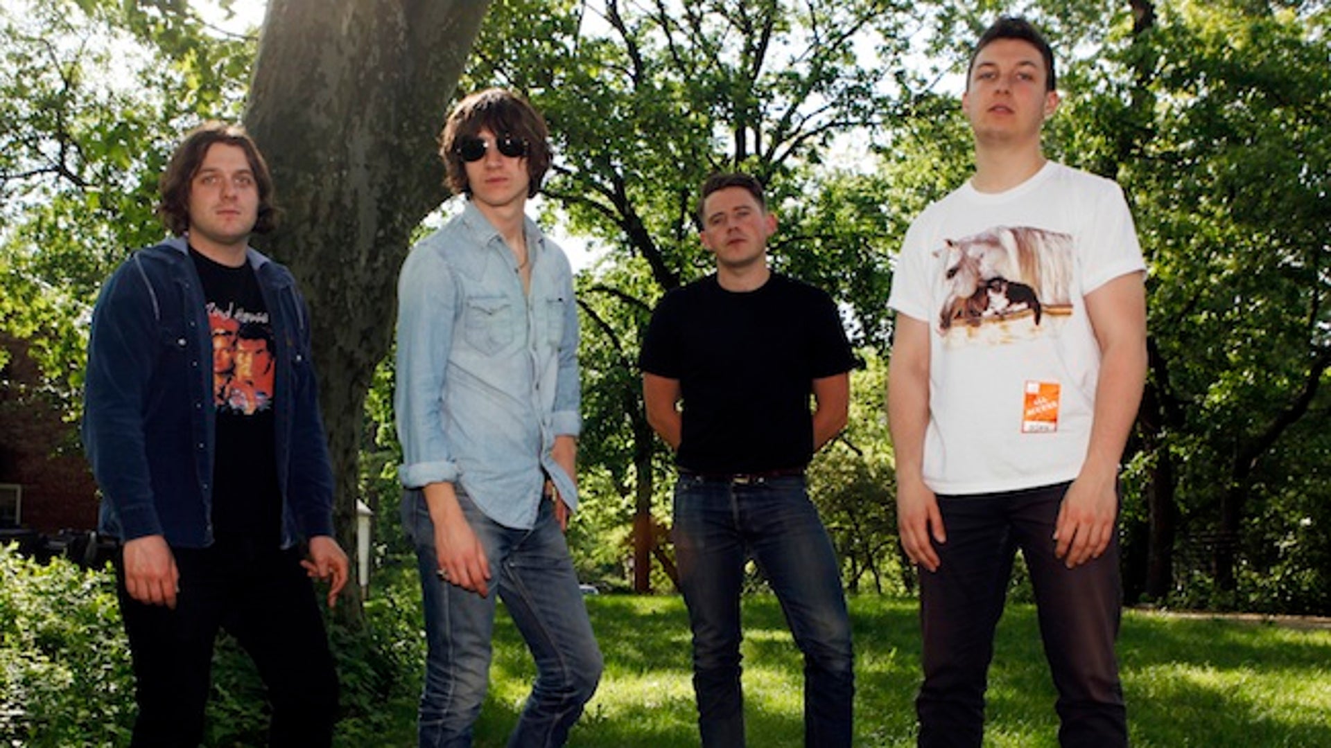 Группа дома в контакте. Группа Arctic Monkeys. The do группа. Поёт ли ещё группа Arctic Monkeys. Фото рок группы Monkeys.
