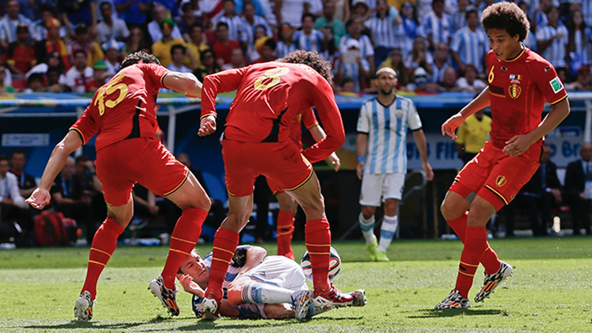 ArgenBelg_Messi_Roughted_2