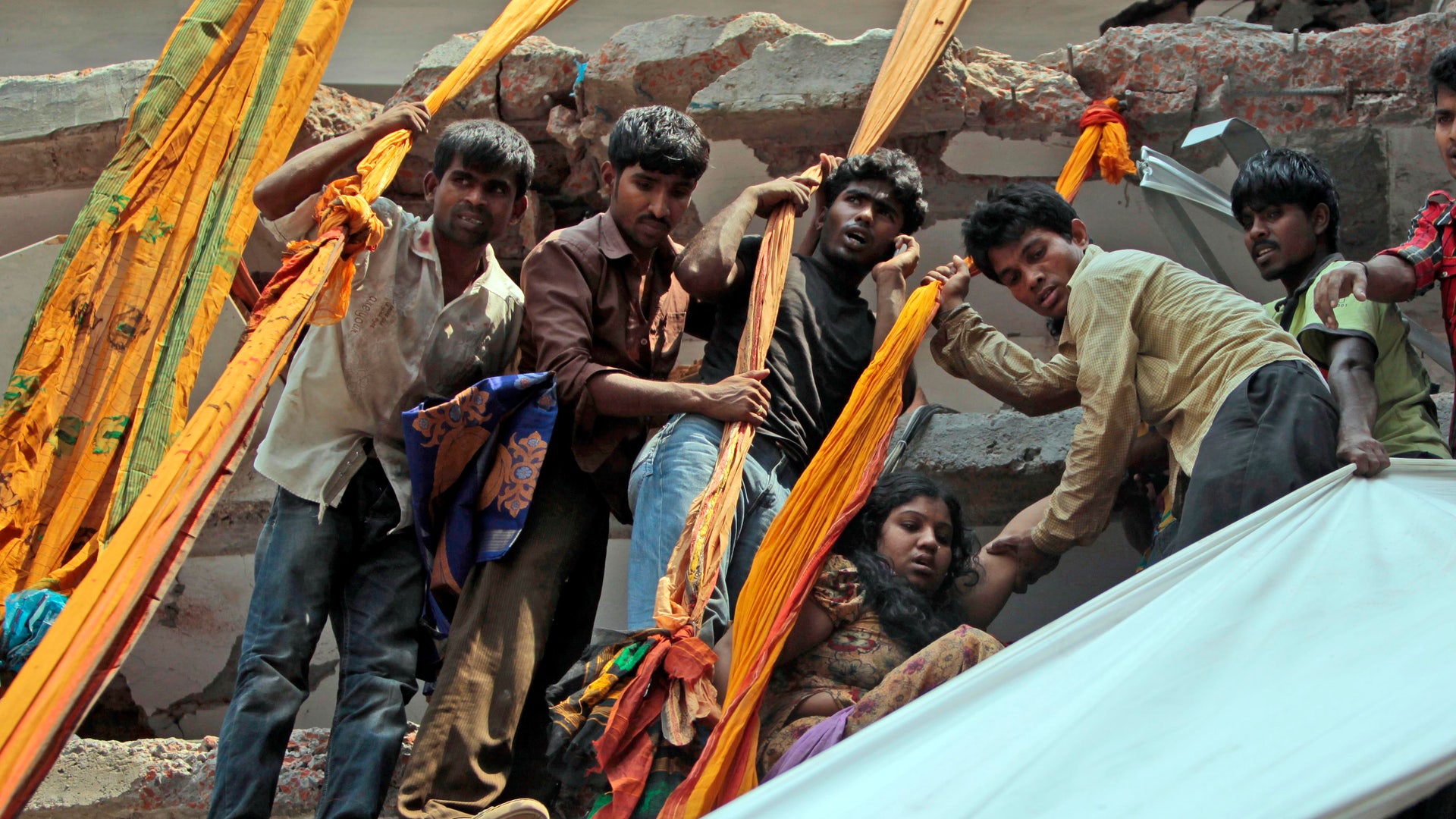 Bangladesh_Building_C_Angu__1_