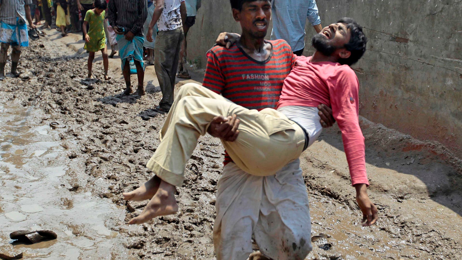 Bangladesh_Building_C_Angu__6_