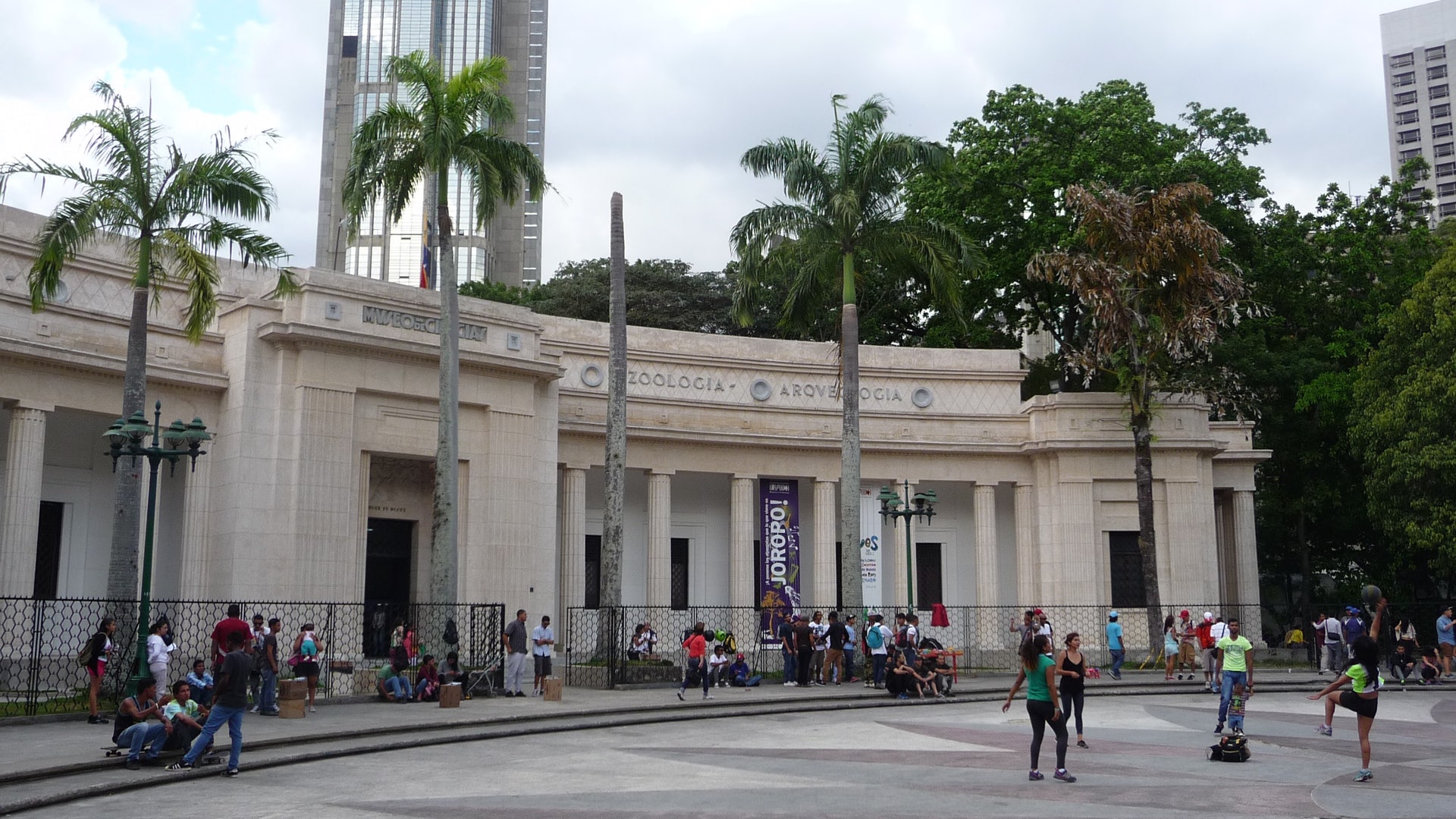 Bolivar_Square_Venezuela__4_