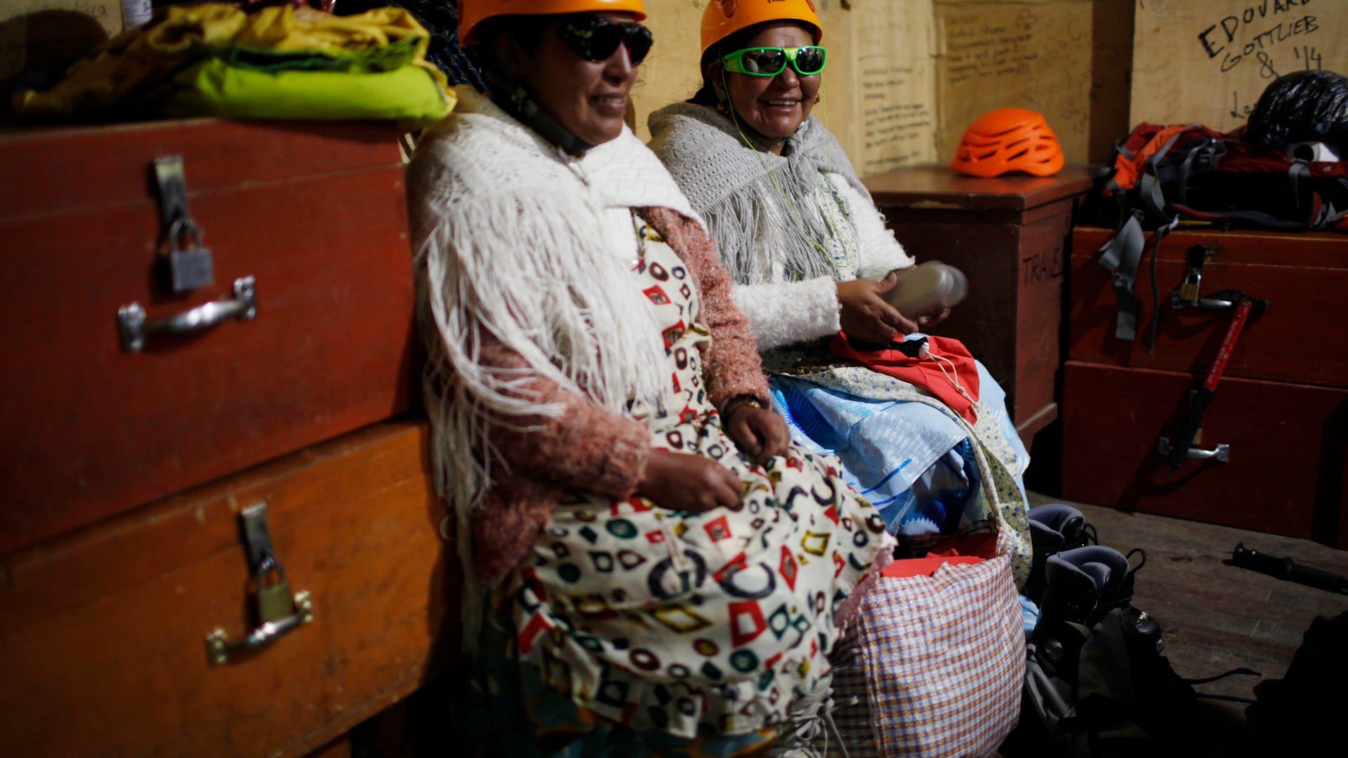 Bolivia_Cholita_Mount_Vros__3_