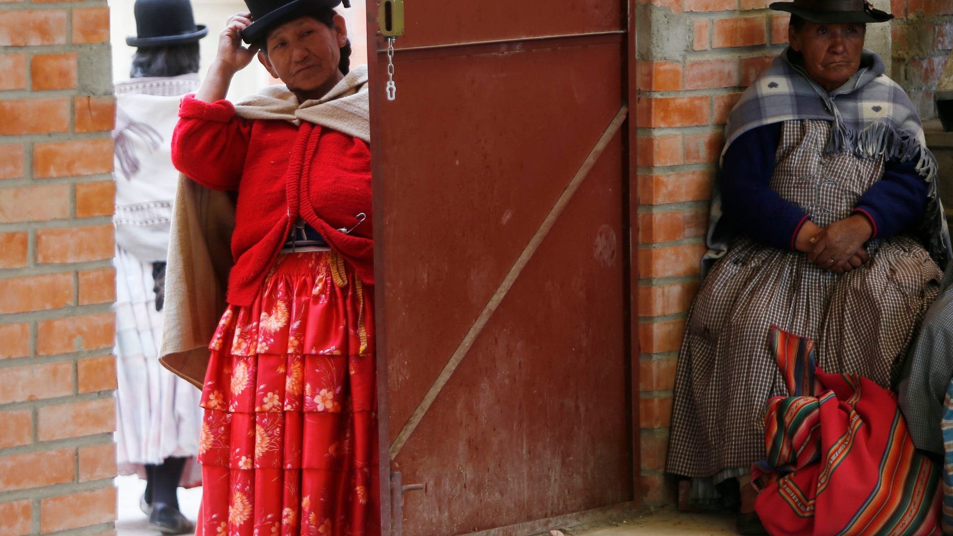 Bolivia_Grandmother_Handball__14_