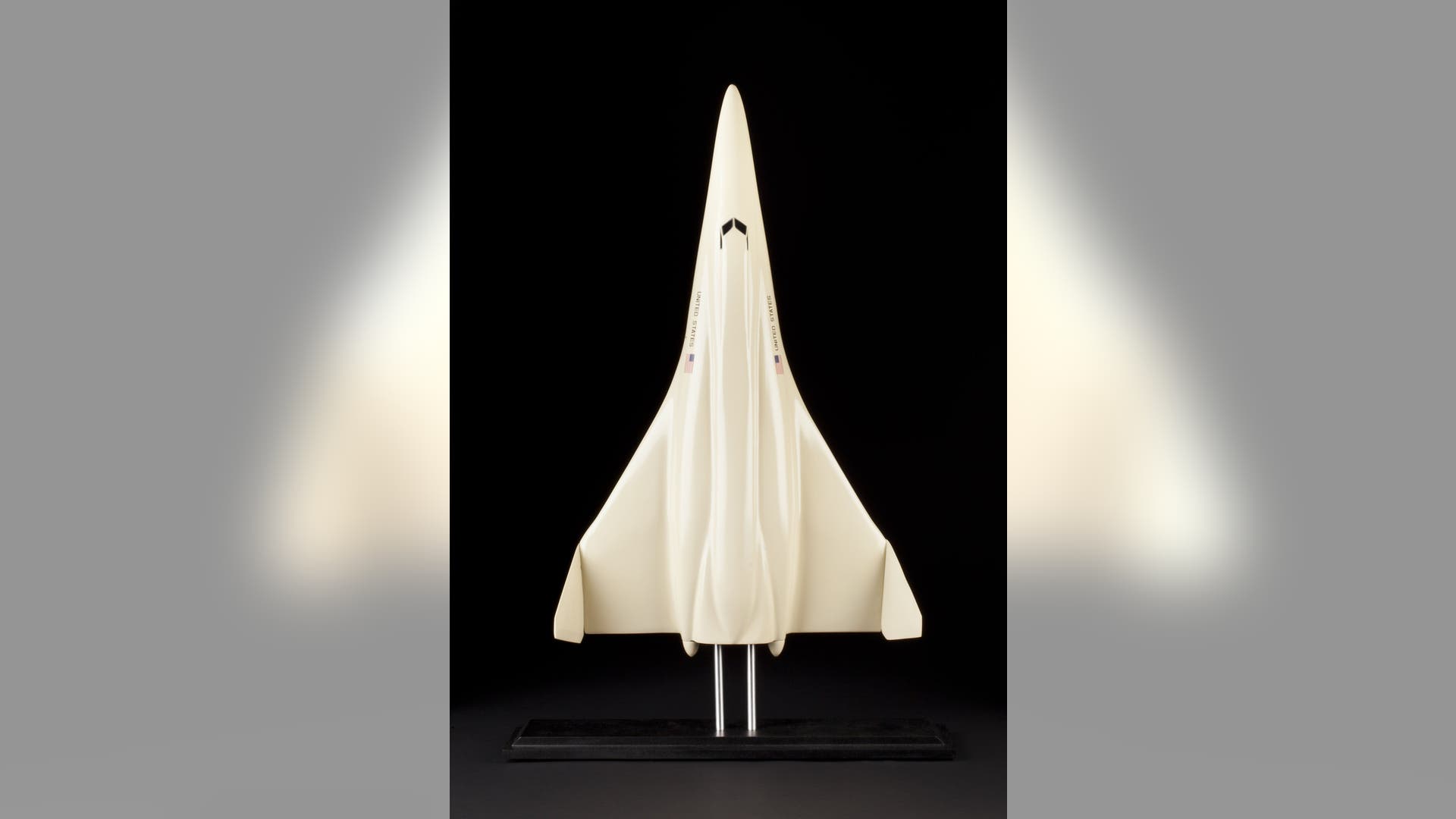 Bonhams_Space_Large_Space_Plane_Wind_Tunnel_Model