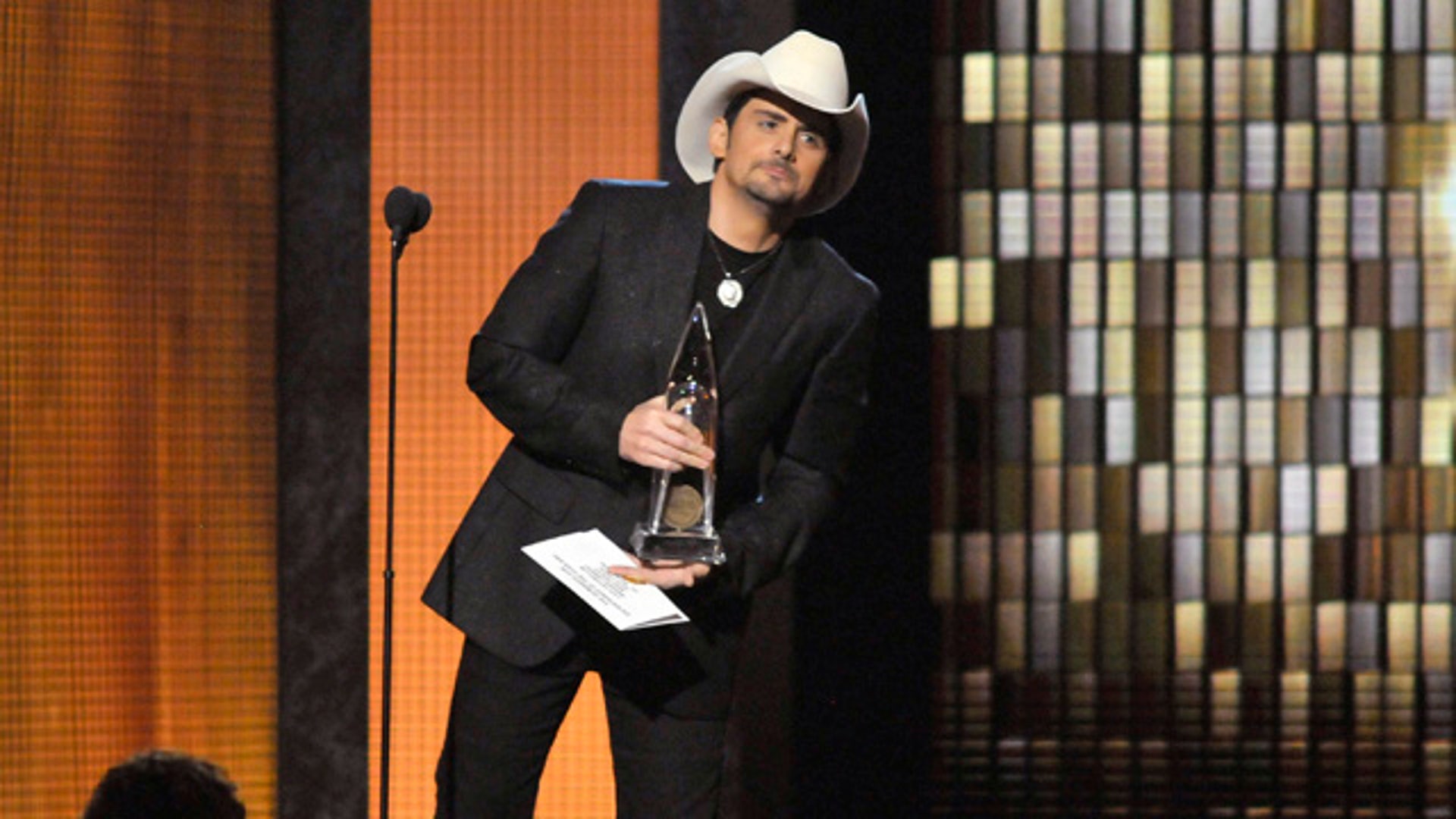 Brad_Paisley_hh