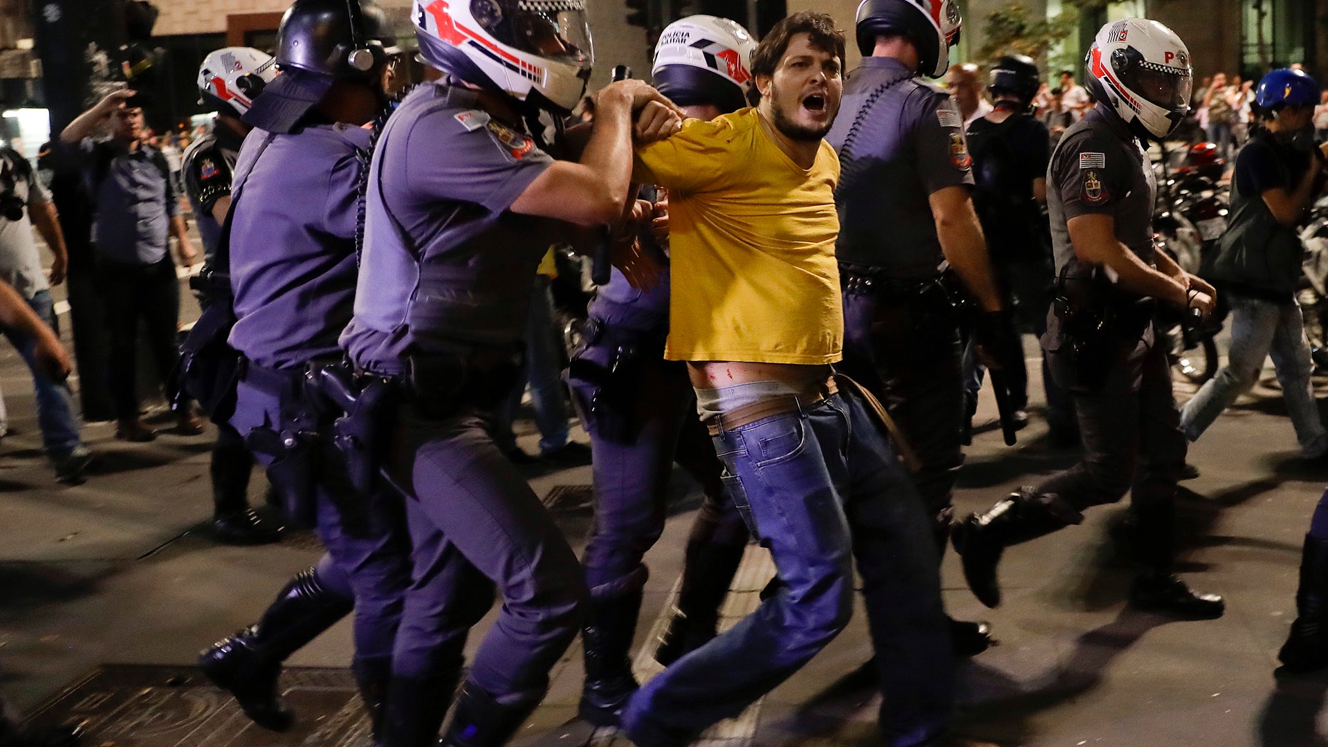 Brazil_Political_Cris_Vros__4_