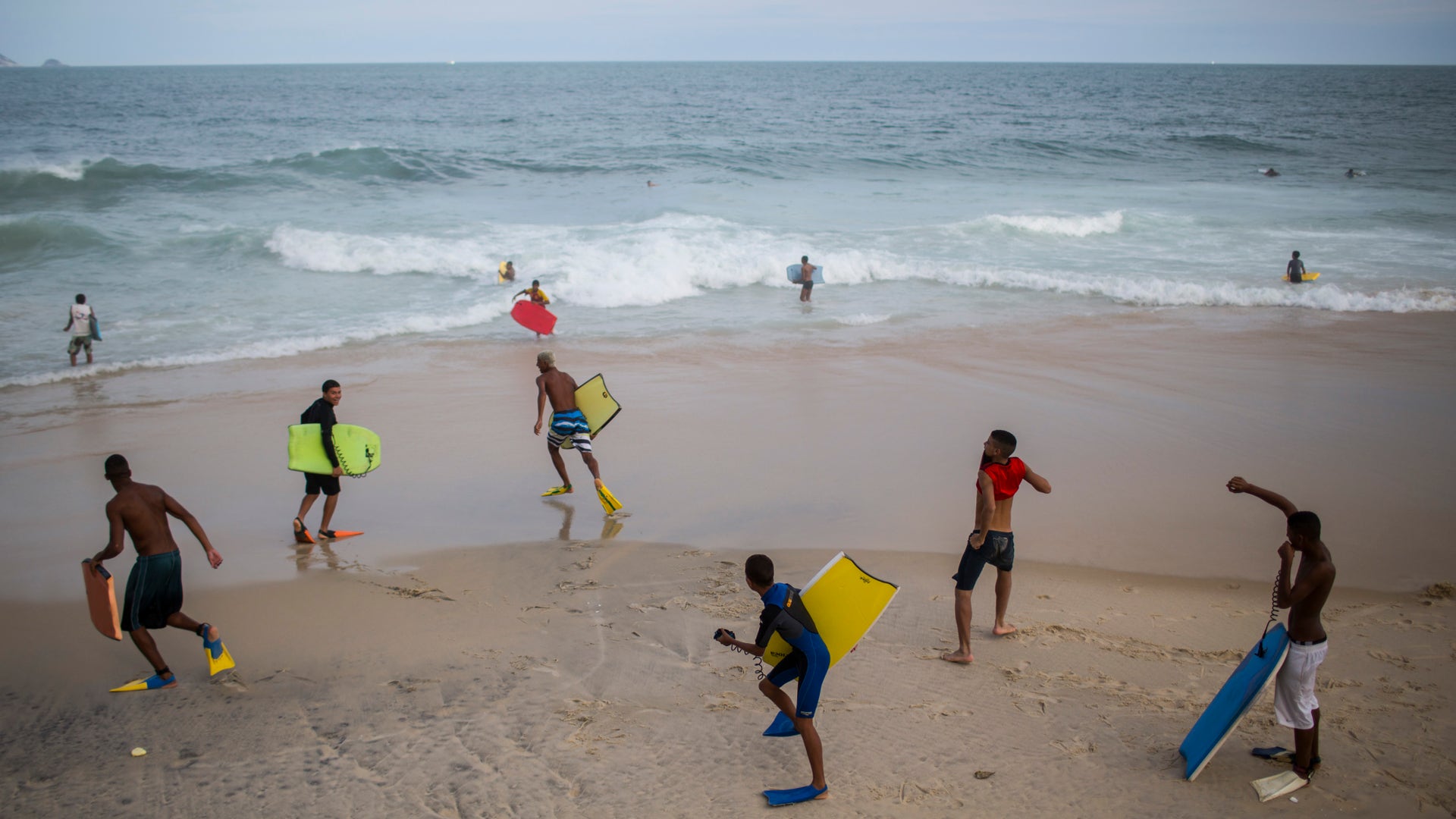 Brazil_Slum_Surfing__15_