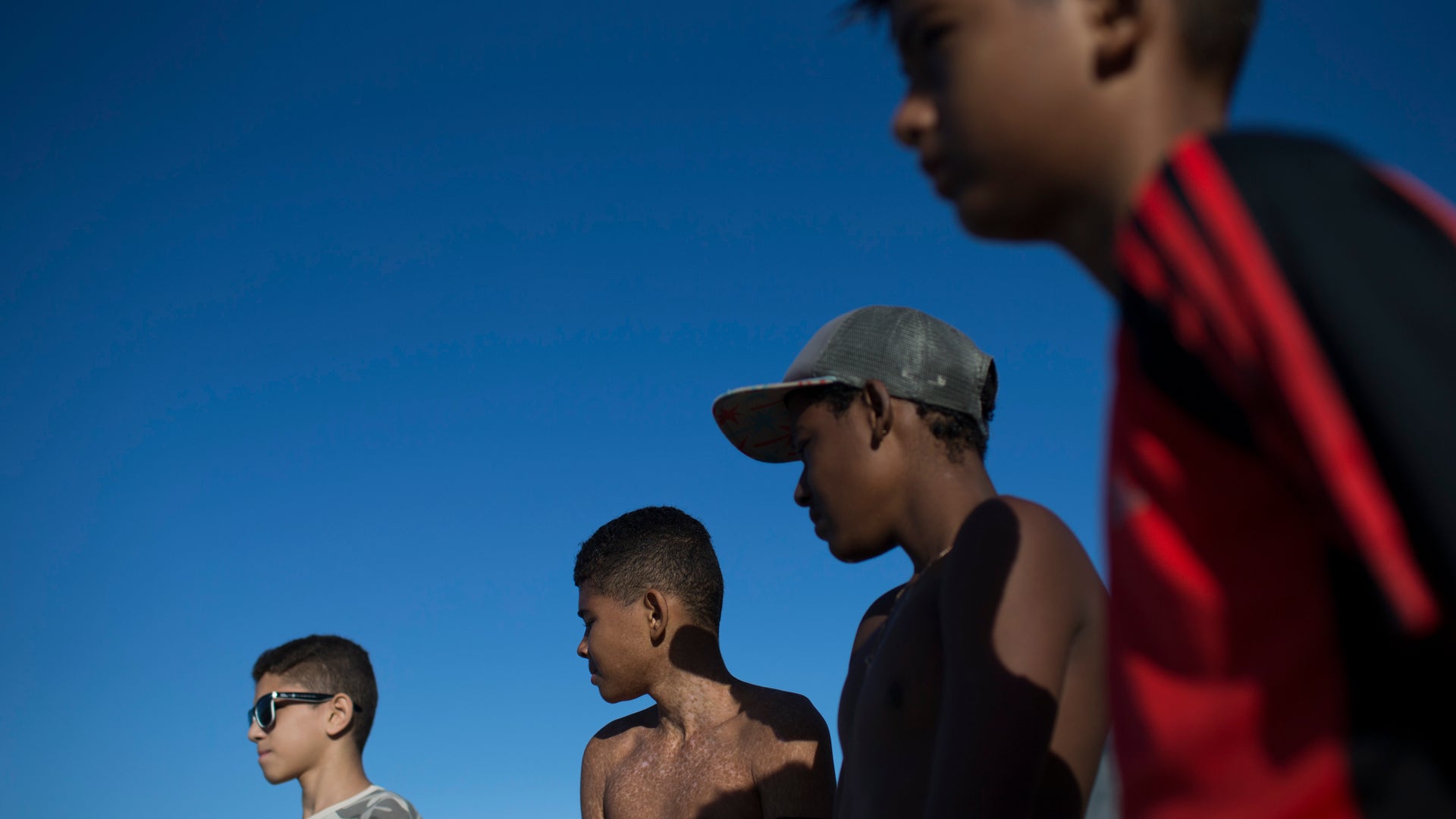Brazil_Slum_Surfing__9_