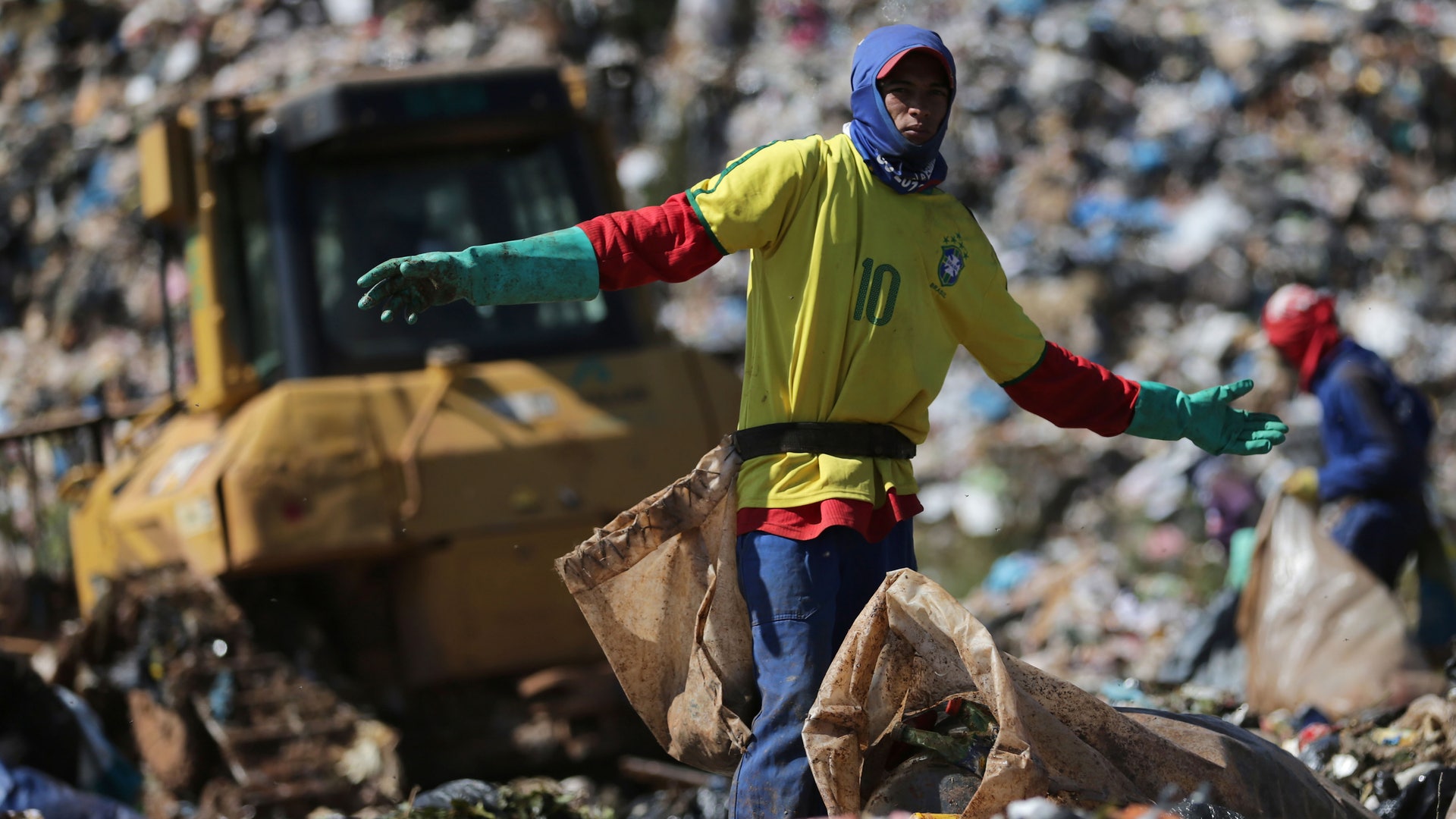 Trash pickers in Brazil worry about end of dump Fox News