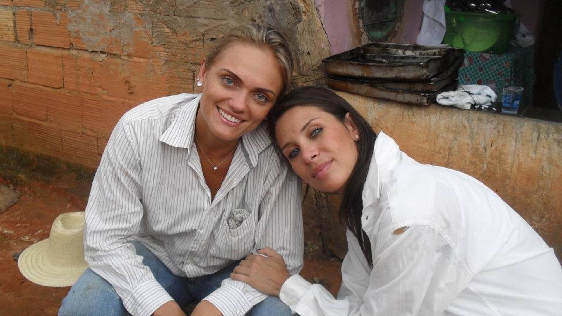 Brazil_Women_Town__3_