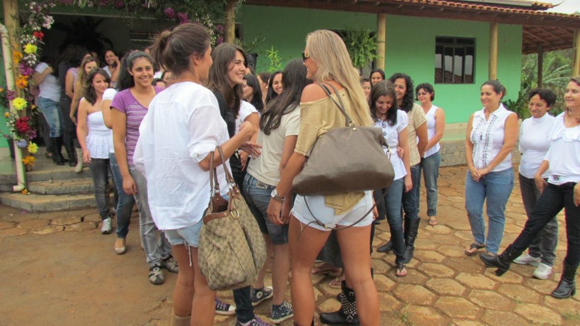 Brazil_Women_Town__4_