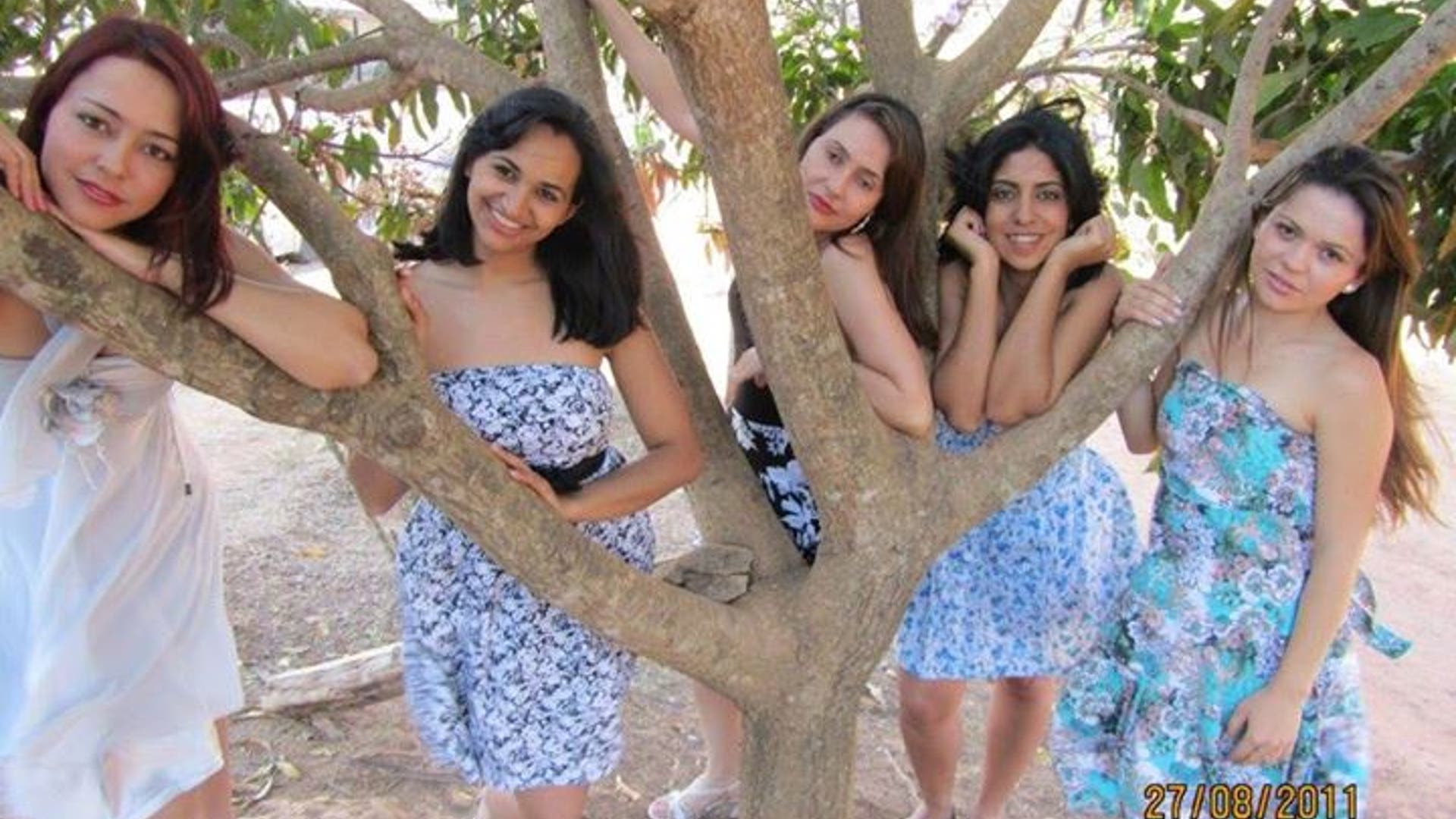 Brazil_Women_Town__6_