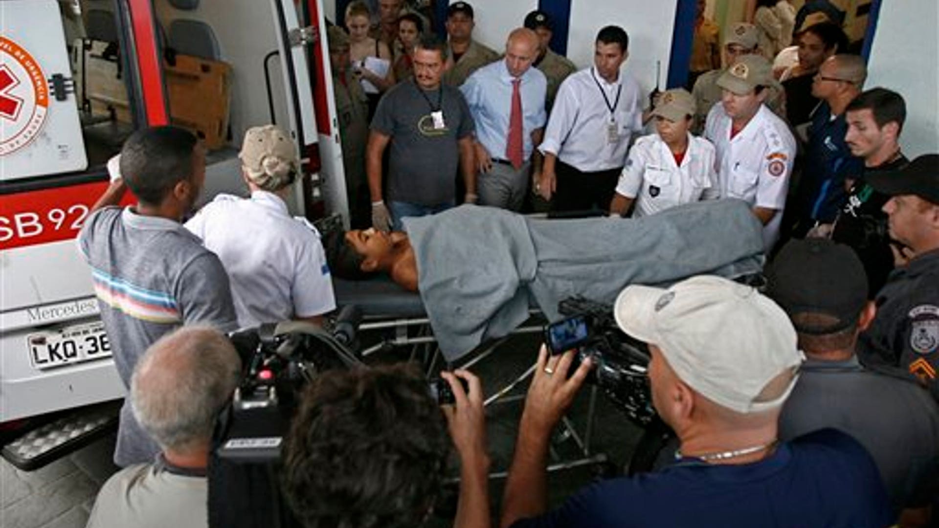 Brazilian_School_Shooting_Boy_wounded_on_stretcher