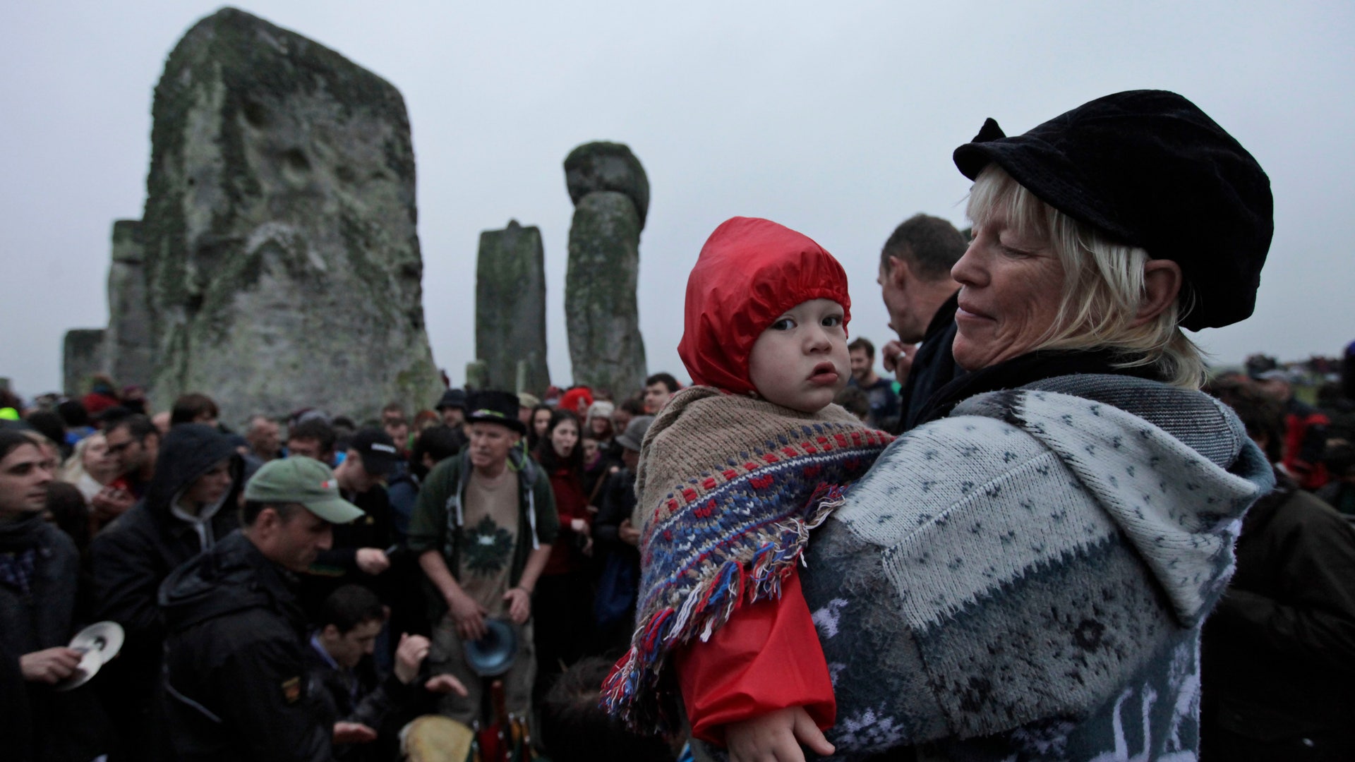 Britain_Summer_Solstice_2012_child