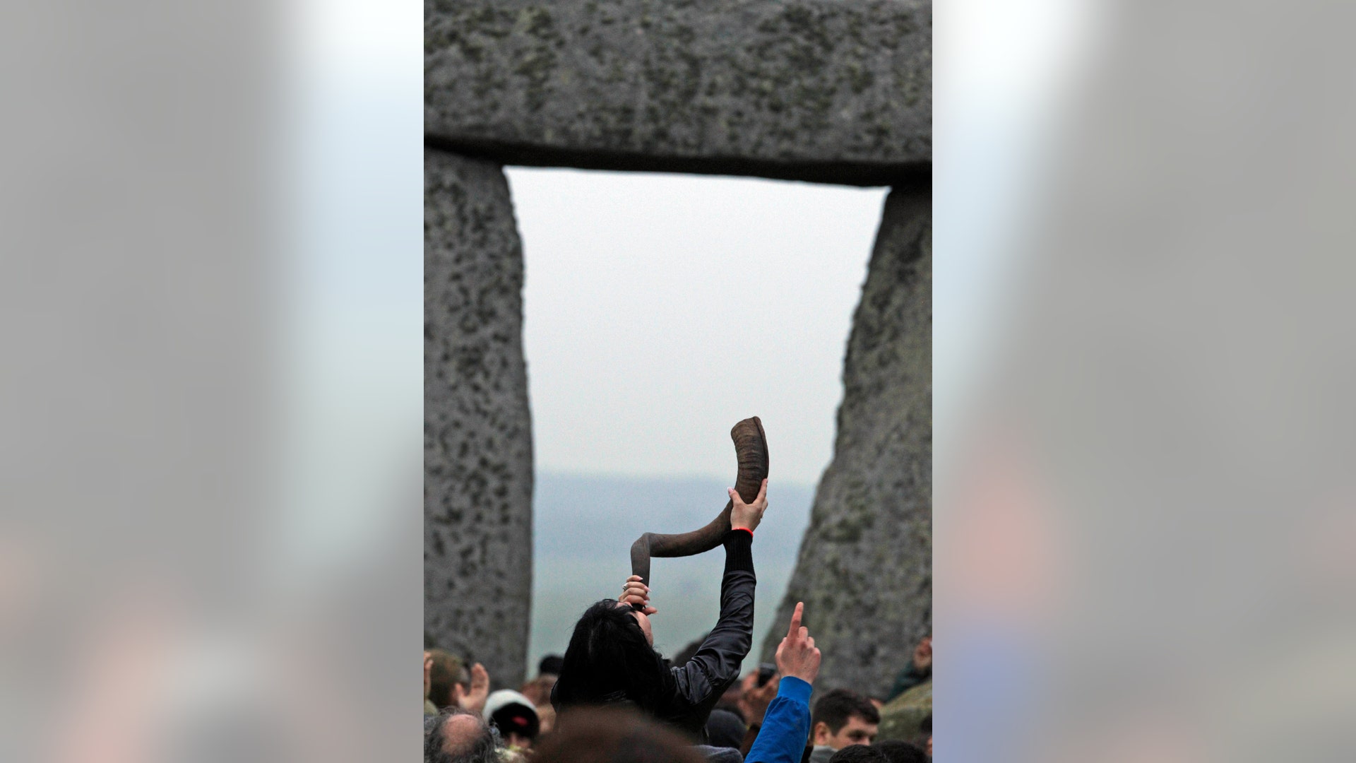 Britain_Summer_Solstice_2012_horn_2